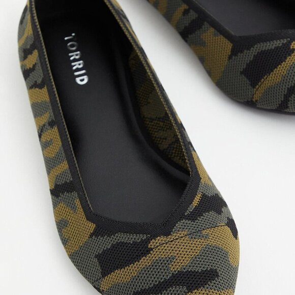 Torrid Knit Pointed Toe Flat (WW) Camo print 9W Wide Width - Picture 4 of 4